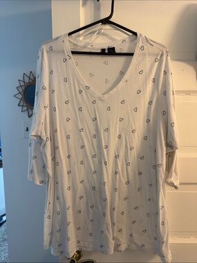 Cynthia Rowley White V-Neck Long Sleeve Top with Black Heart Print